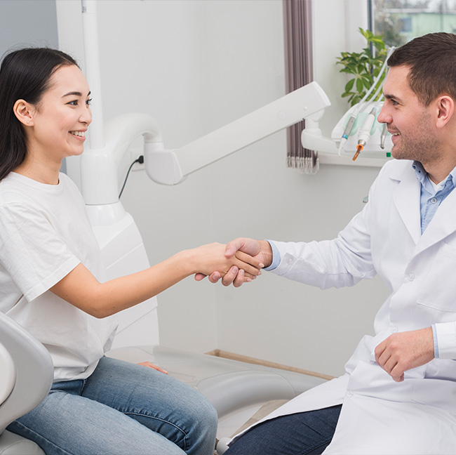 Transform Your Smile with IPS e.max Laminate Veneers: Why a Cosmetic Dentist Matters img