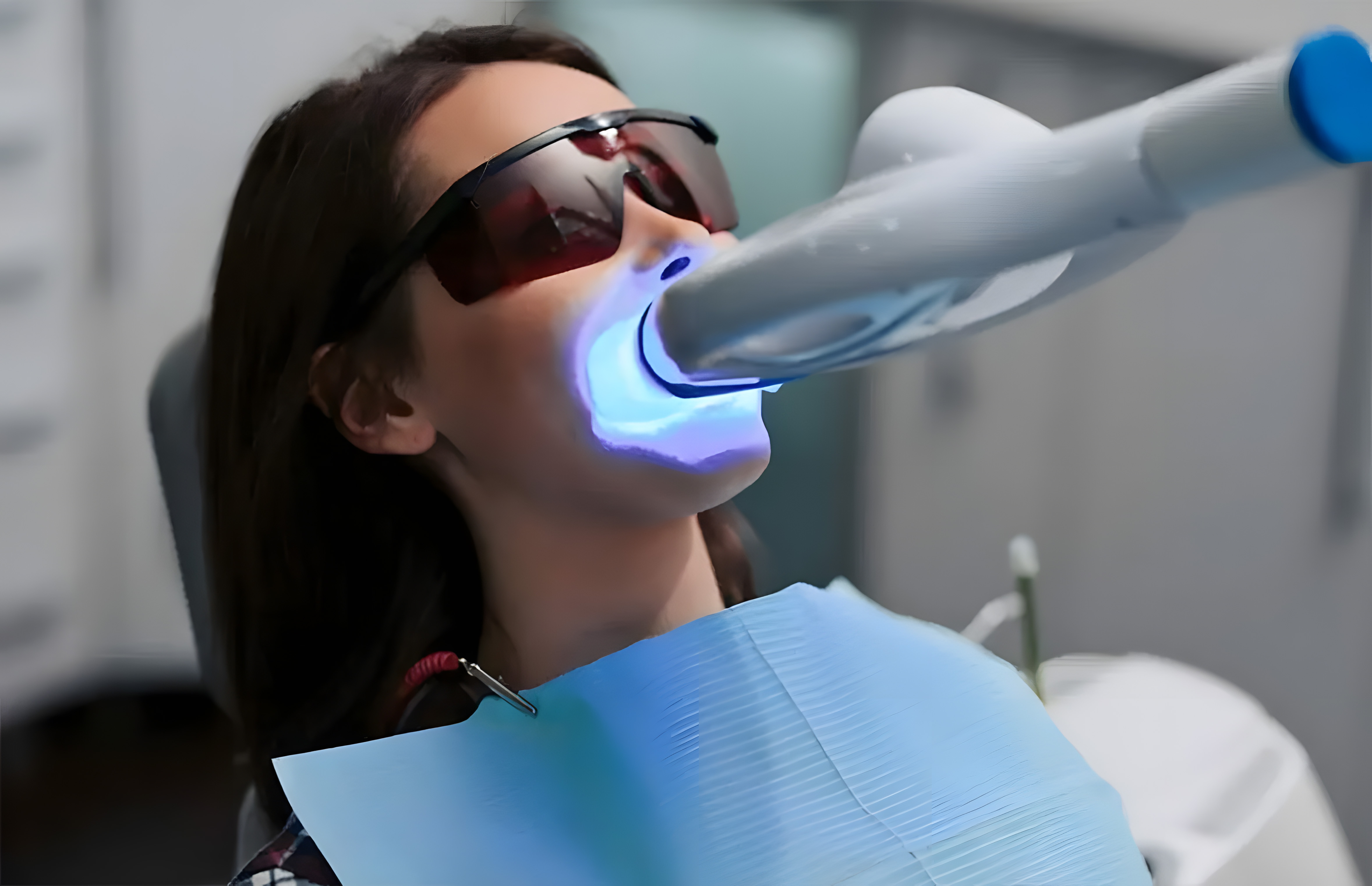 Teeth whitening procedure steps using Philips Zoom at Dentist Kusadasi